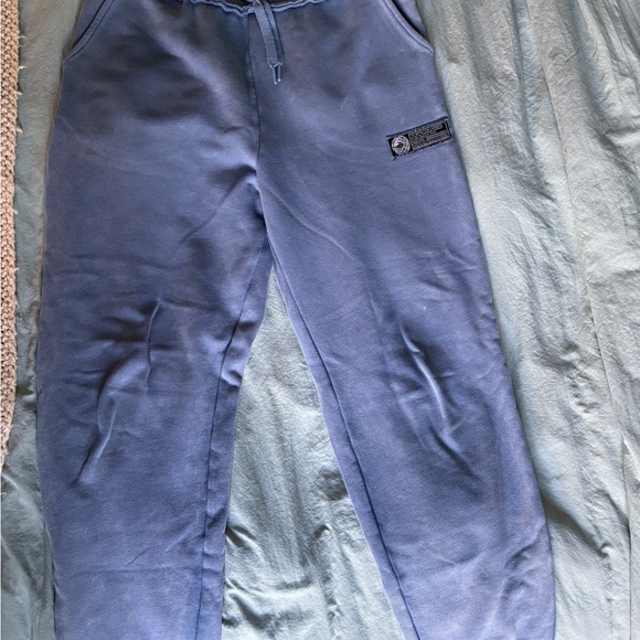 Alphalete Joggers - Picture 1 of 1